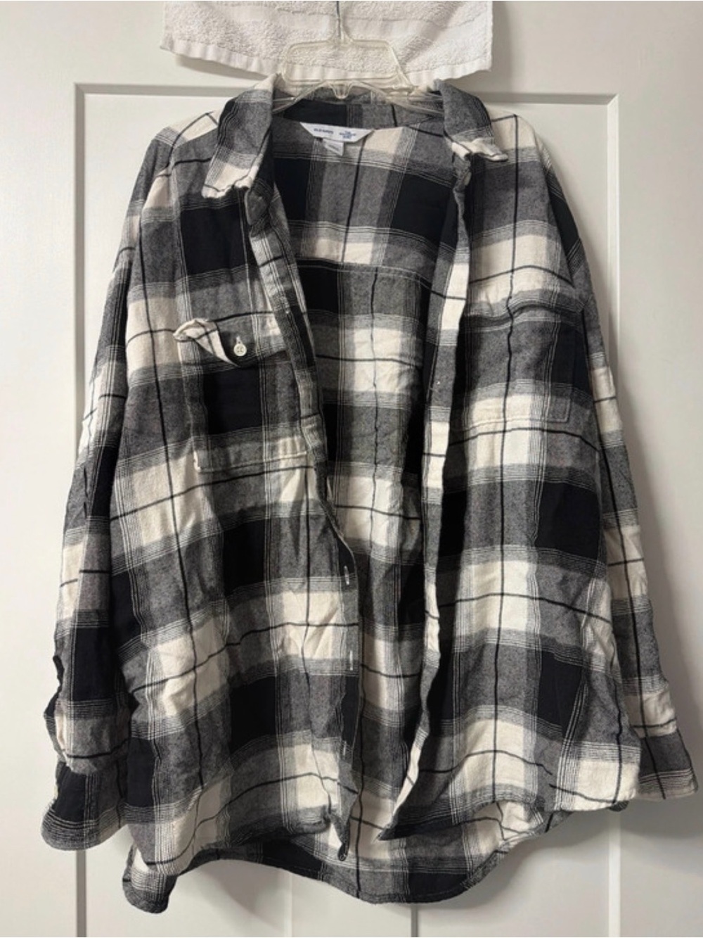 Old Navy Black & White Plaid Button-Down Shirt